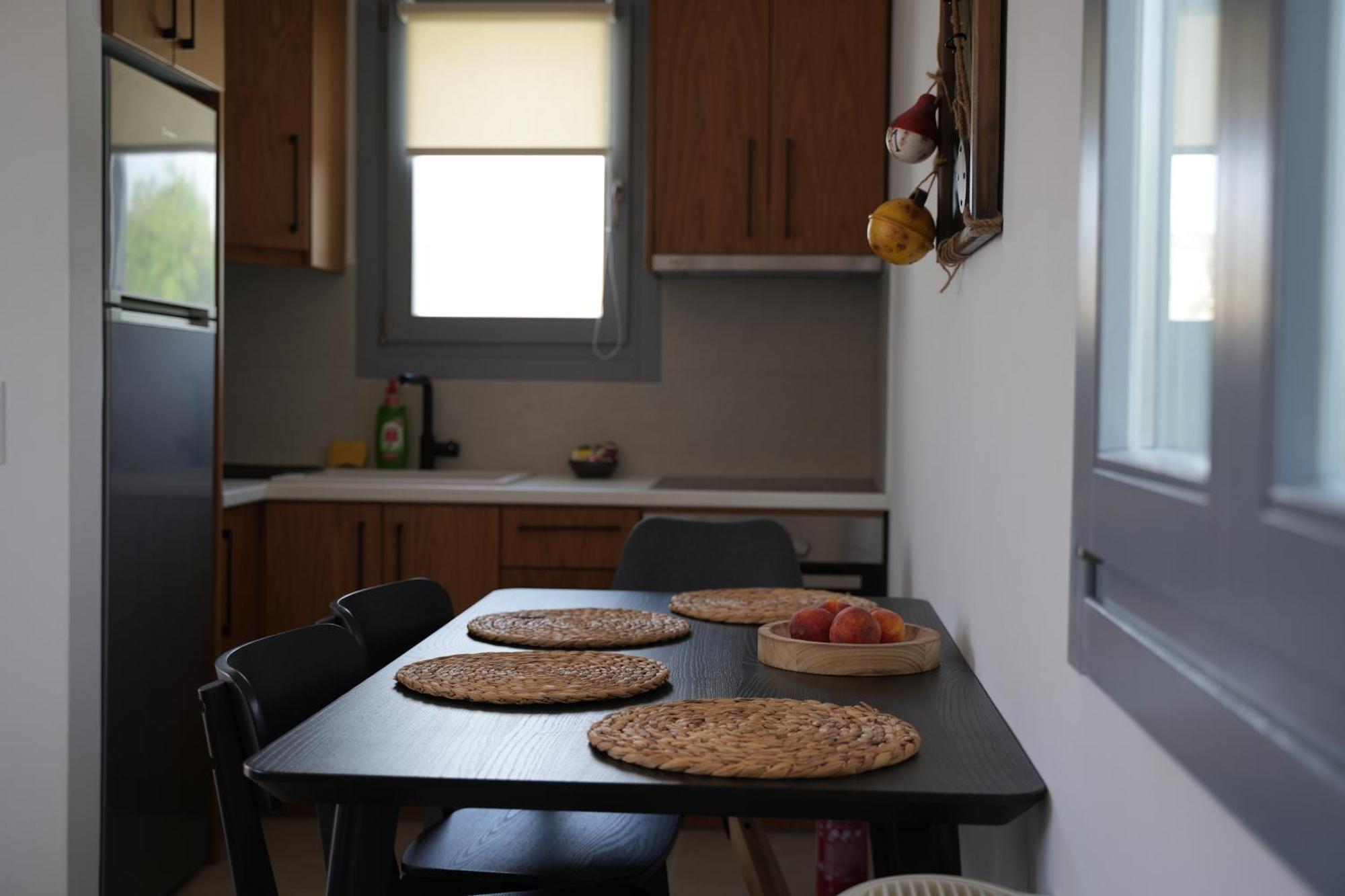 Pyrra Apartments Скирос Екстериор снимка