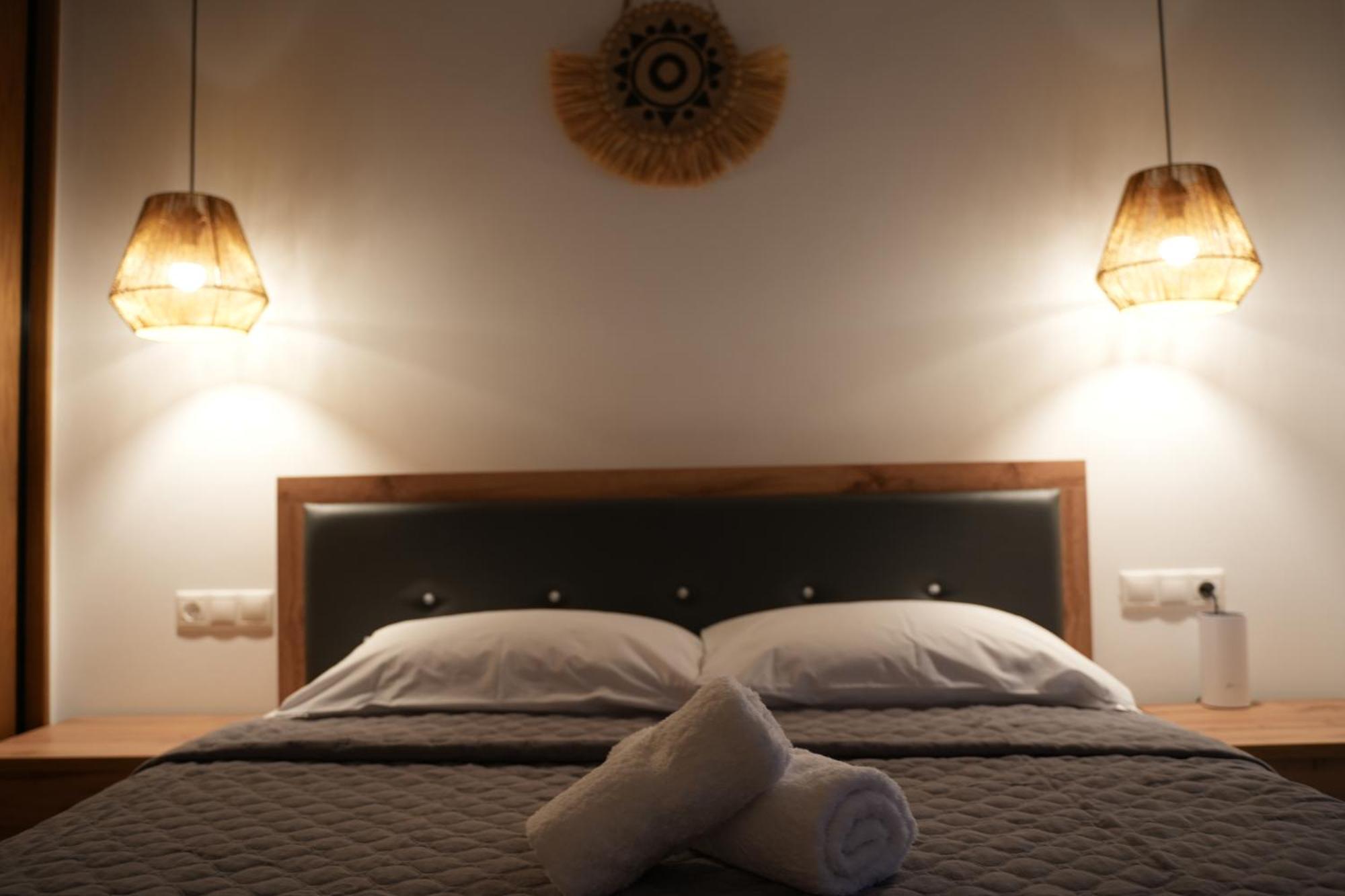 Pyrra Apartments Скирос Екстериор снимка