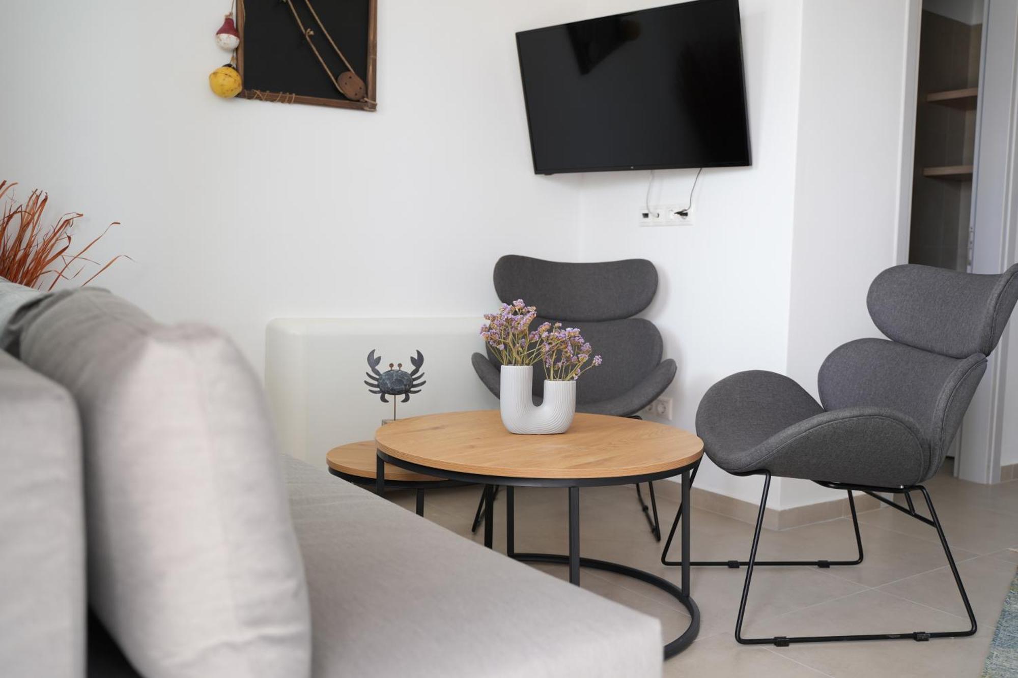 Pyrra Apartments Скирос Екстериор снимка