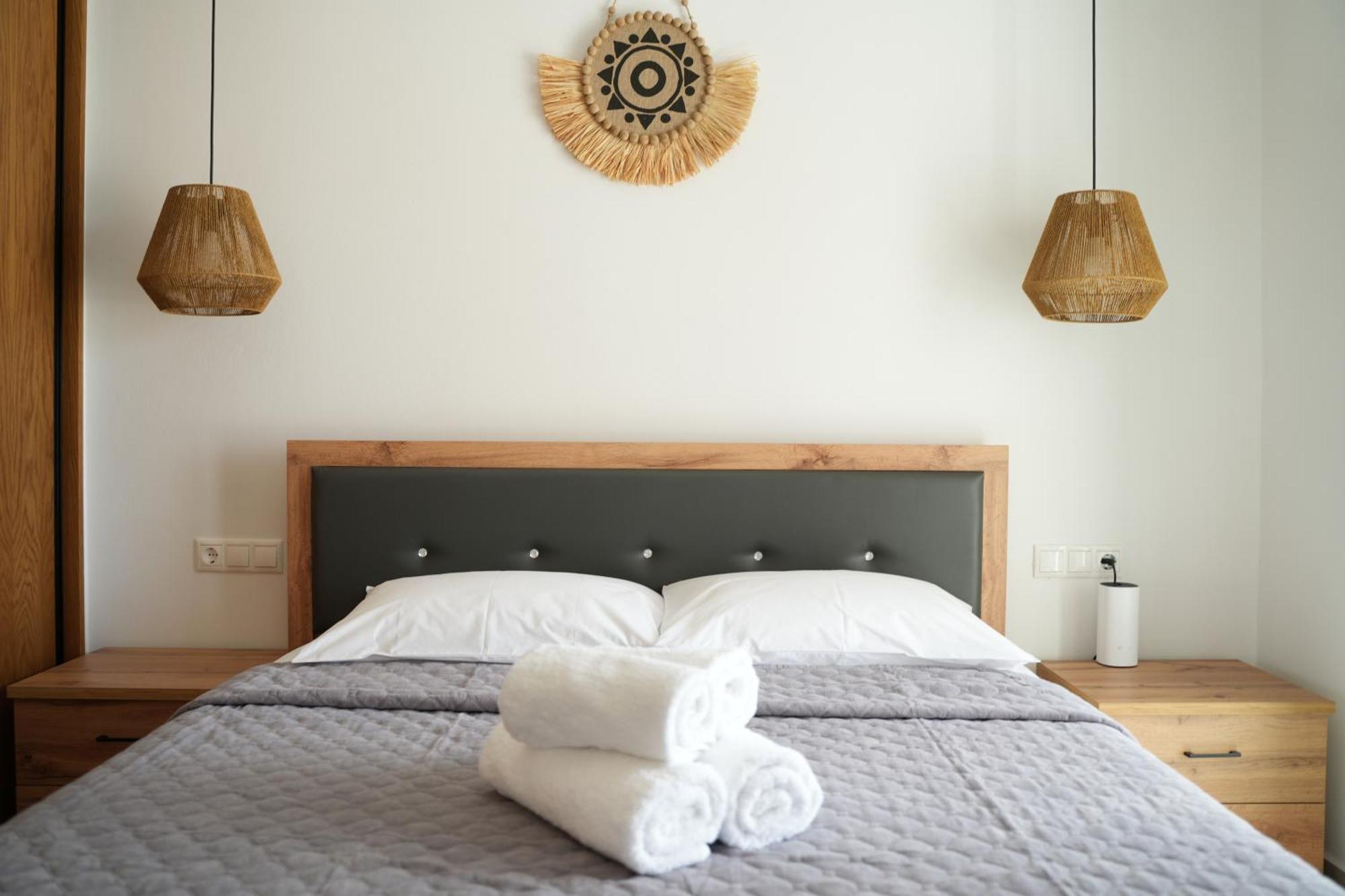 Pyrra Apartments Скирос Екстериор снимка