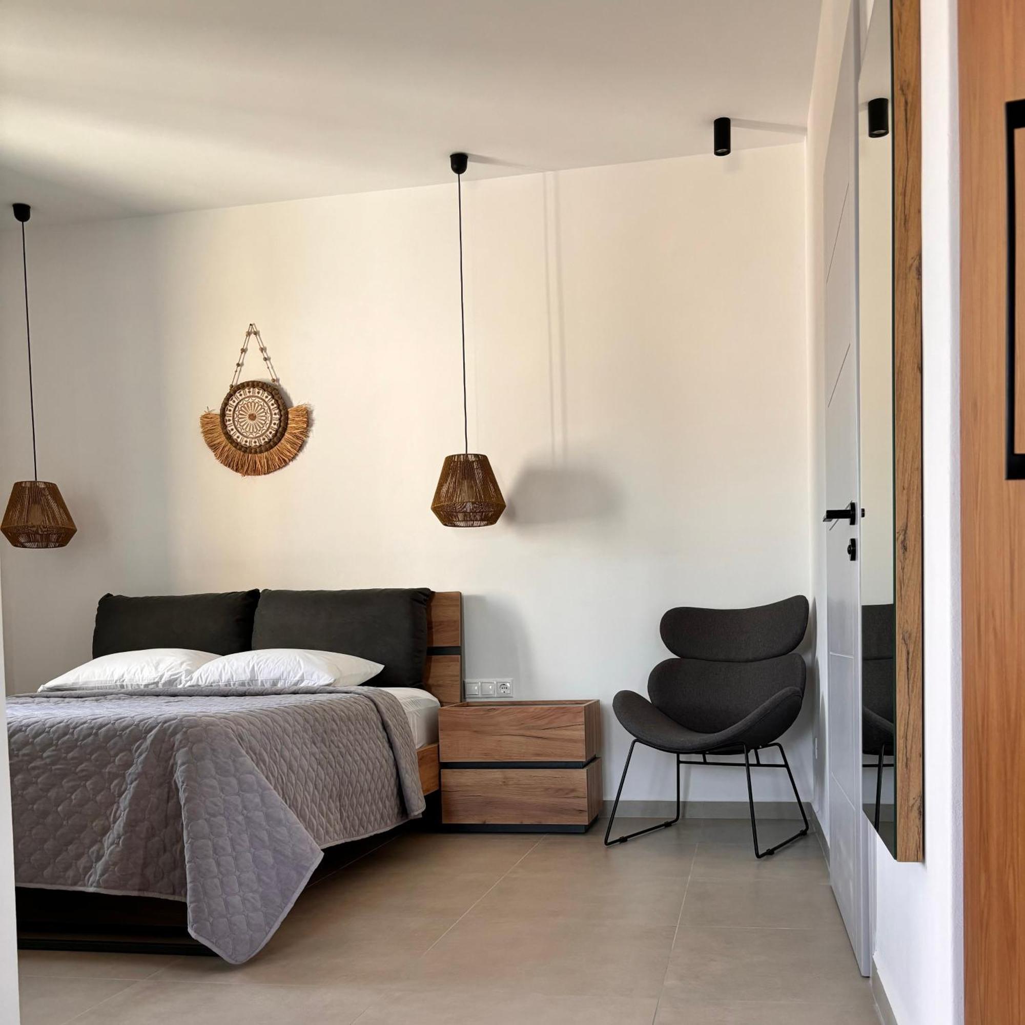Pyrra Apartments Скирос Екстериор снимка