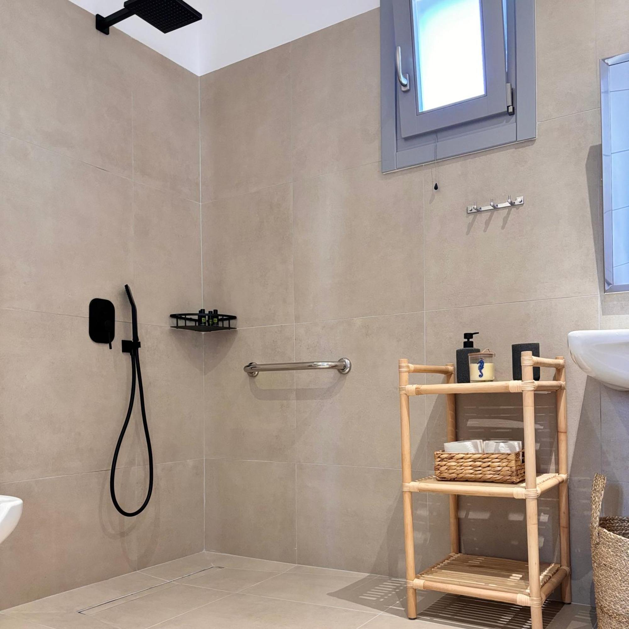 Pyrra Apartments Скирос Екстериор снимка