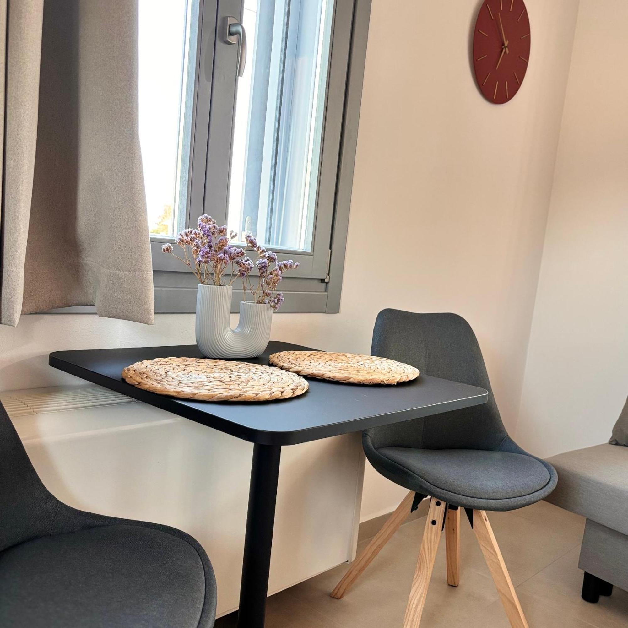 Pyrra Apartments Скирос Екстериор снимка